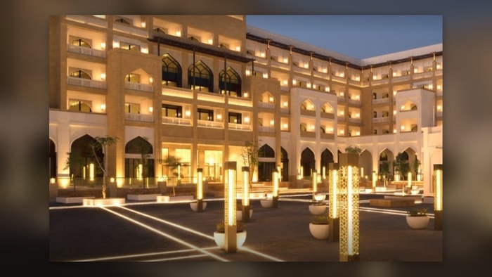 Al Najada, Doha: the courtyard at night