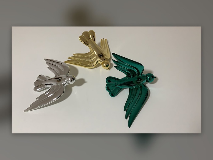 High-vacuum chromed ceramic leaves, in gold and green finishes