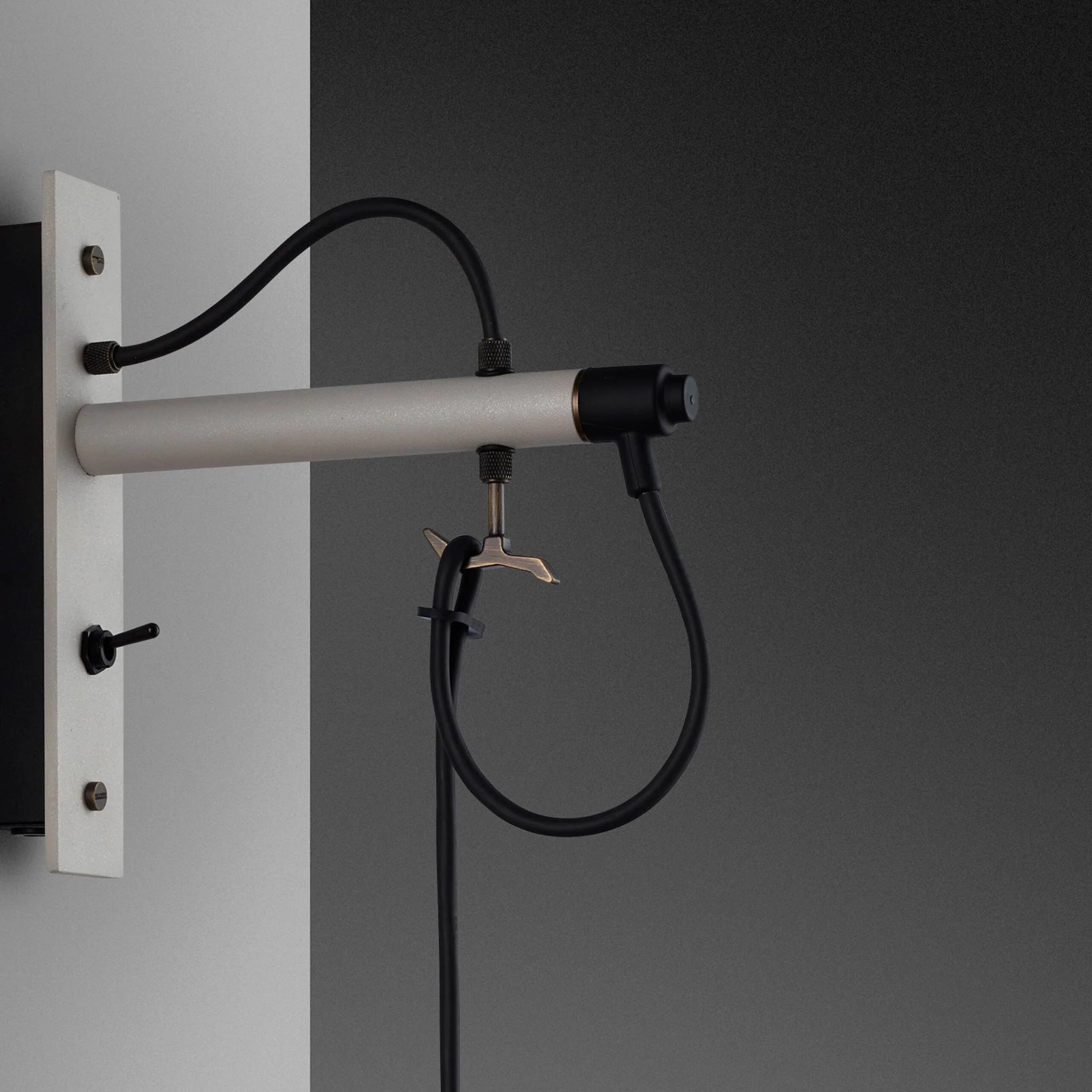 HOOKED WALL / CROSS / SMALL / STONE · SMOKED BRONZE · 3
