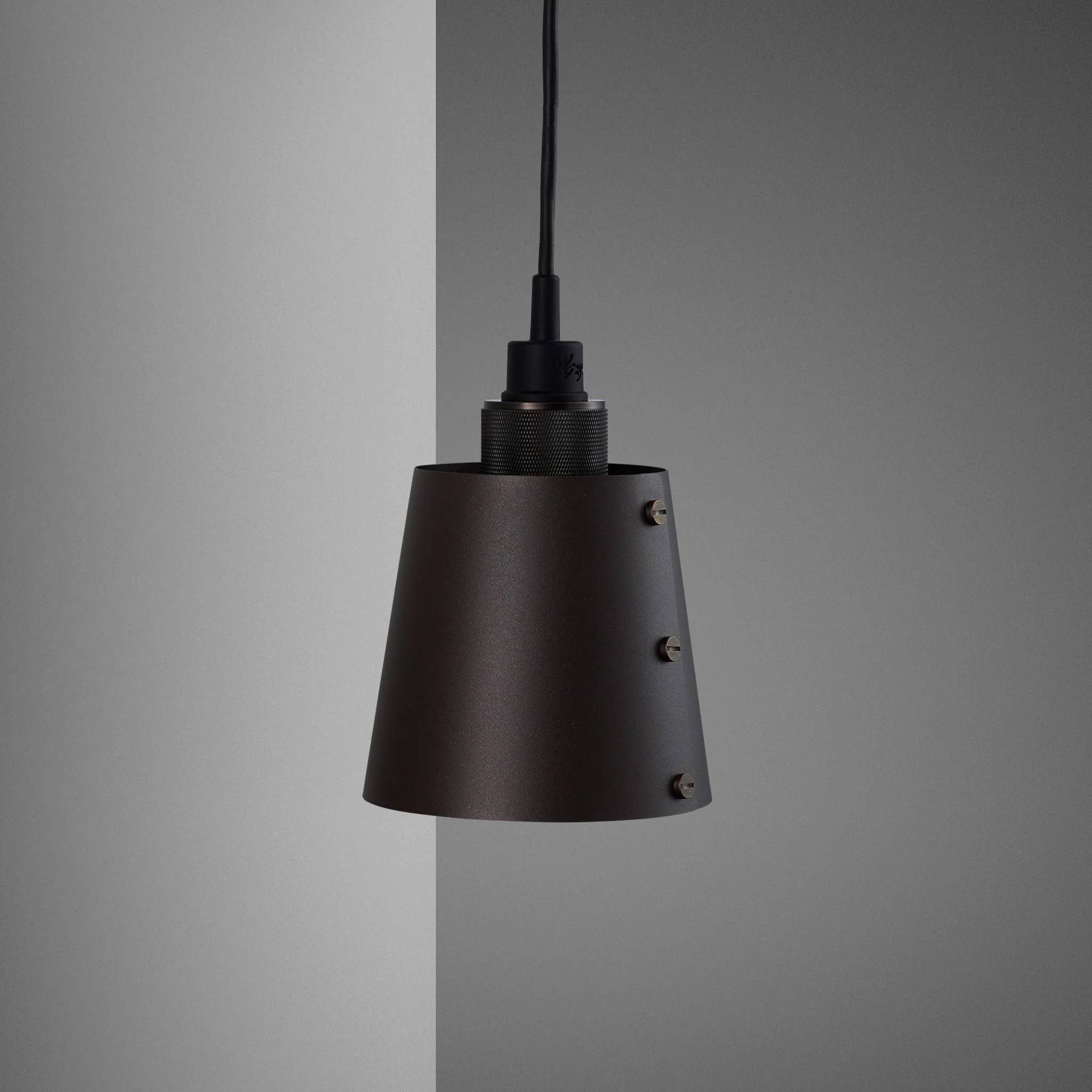 HOOKED WALL / CROSS / SMALL / GRAPHITE · SMOKED BRONZE · 2