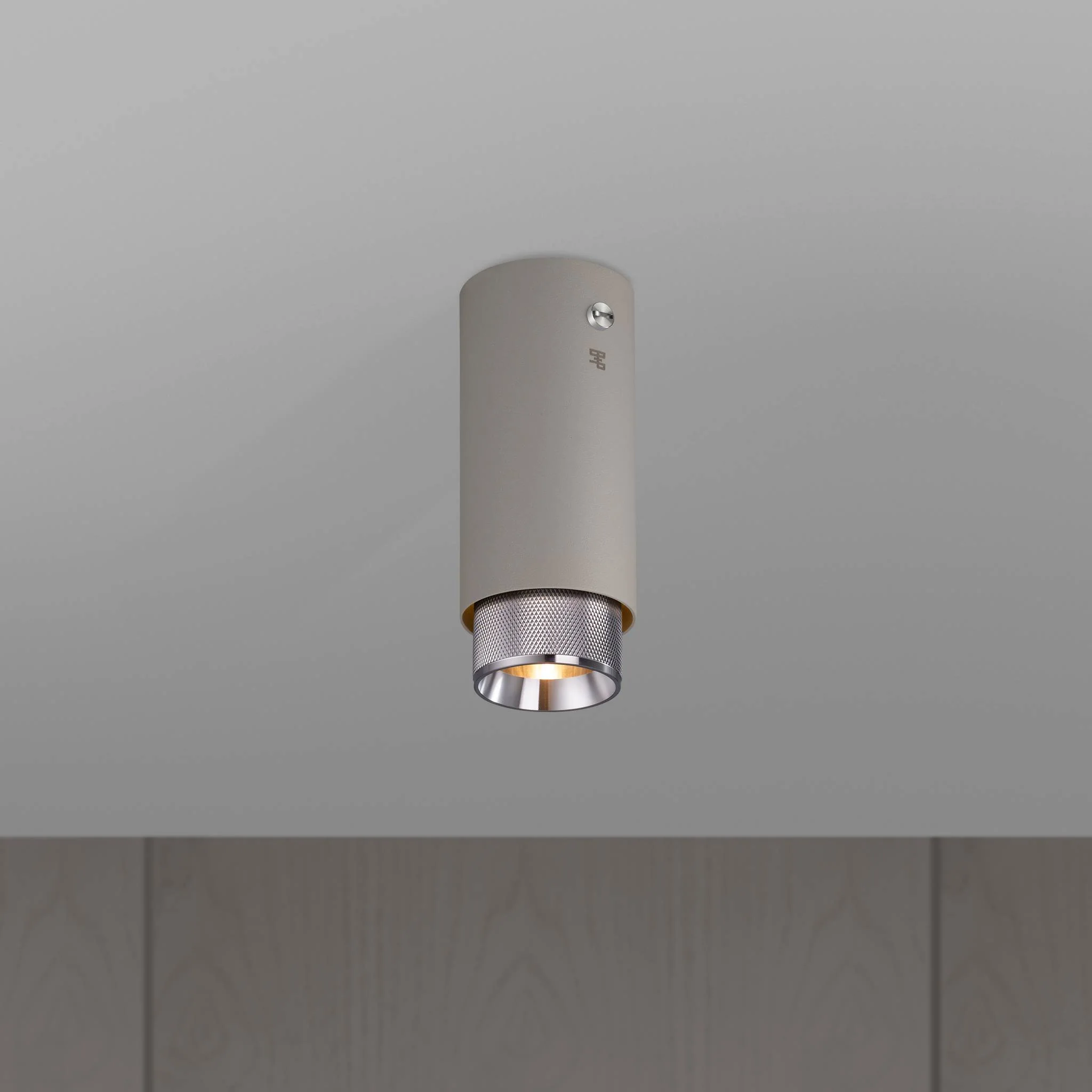 [REIG-234001] EXHAUST SURFACE / CROSS / STONE spotlight (STEEL)