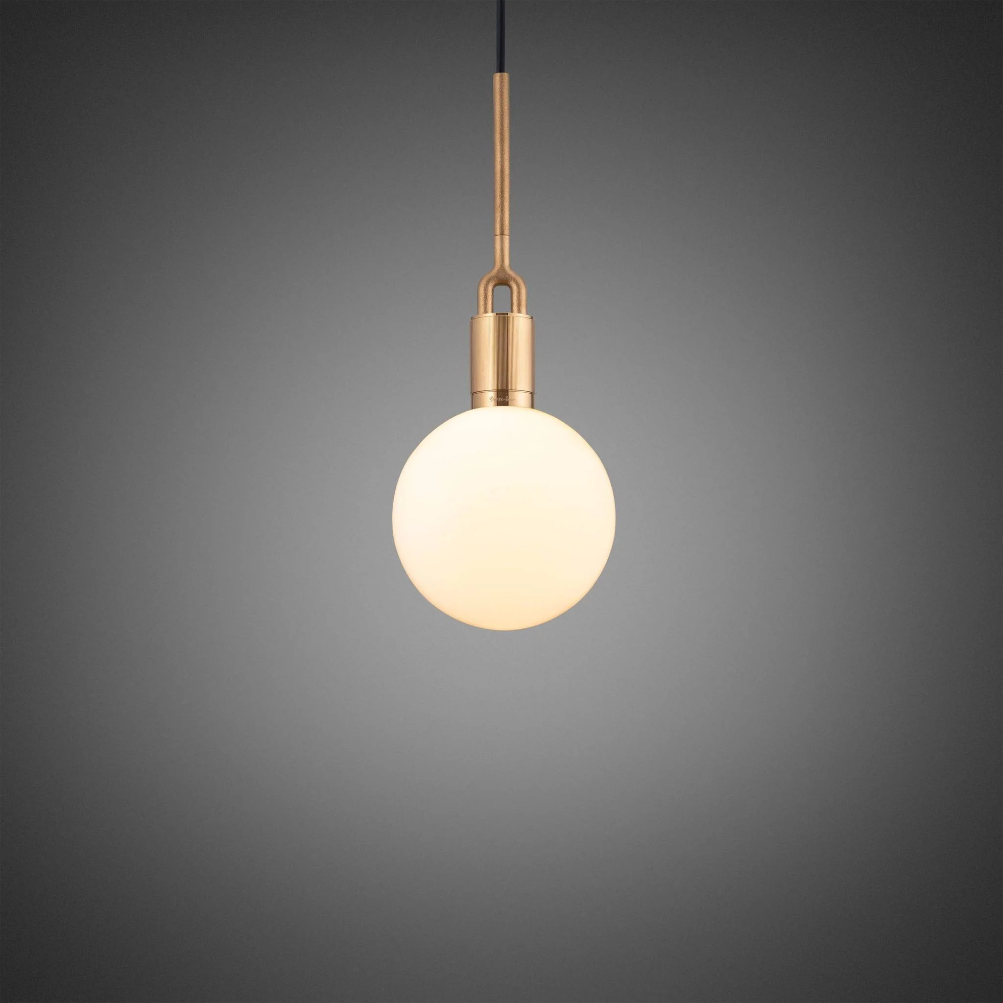 [RFP-823097] Pendelleuchte FORKED PENDANT / LINEAR / GLOBE / OPAL / MEDIUM (MESSING)