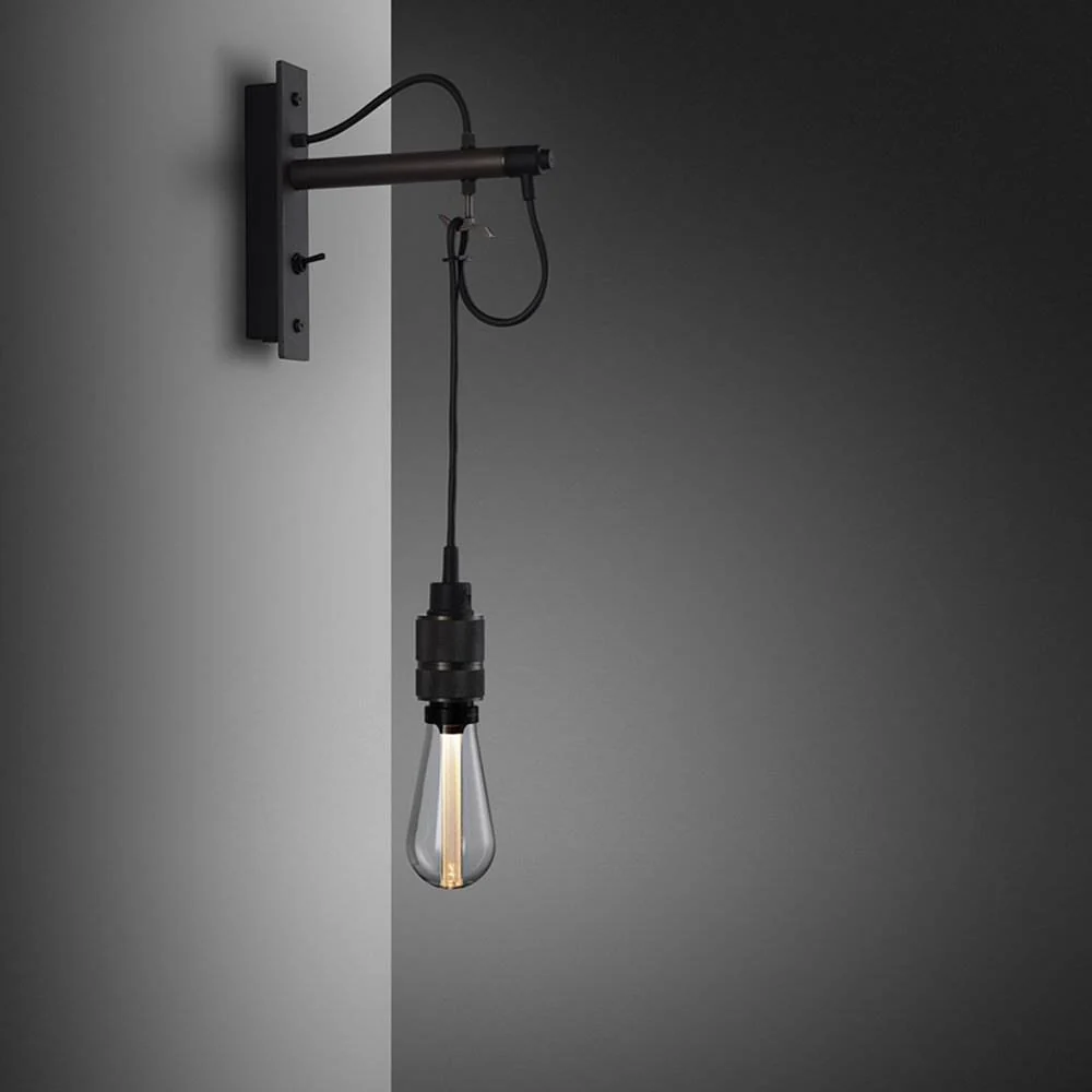 Wandleuchte HOOKED WALL / CROSS / NUDE / GRAPHITE