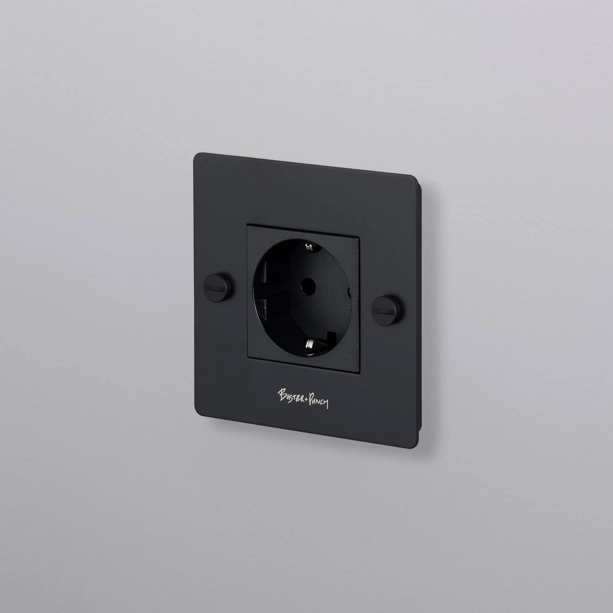 Steckdose 1G SOCKET / SCHUKO TYPE F / CROSS / WITH LOGO – SCHWARZ